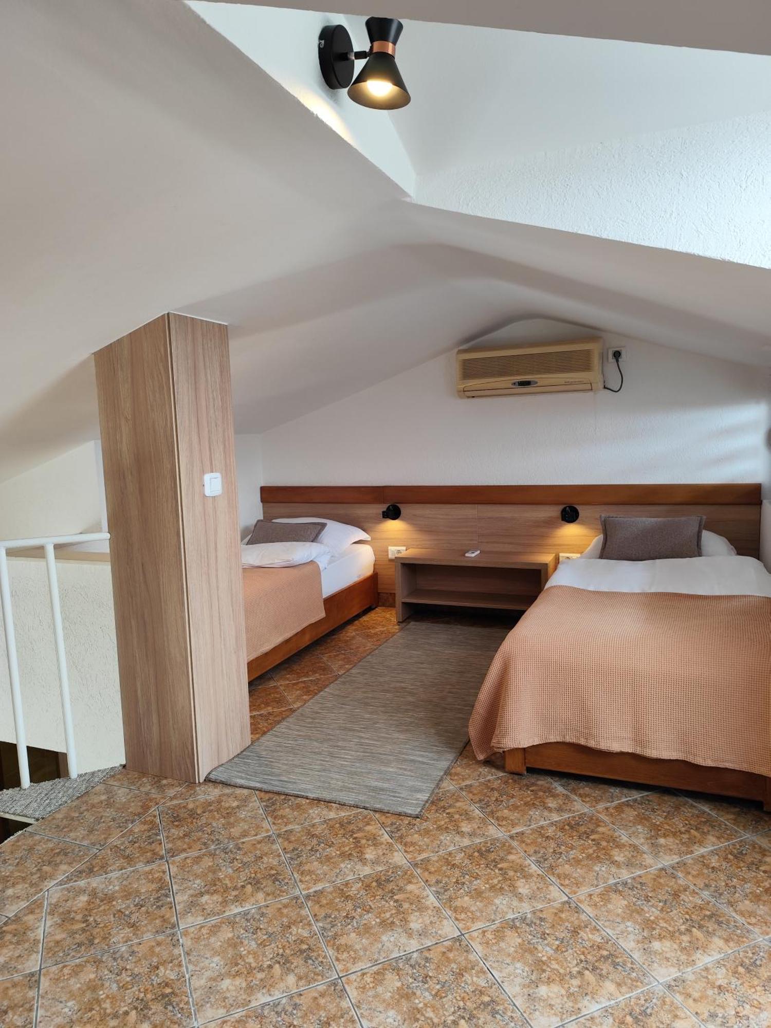 Guest House Jedro Petrovac Quarto foto